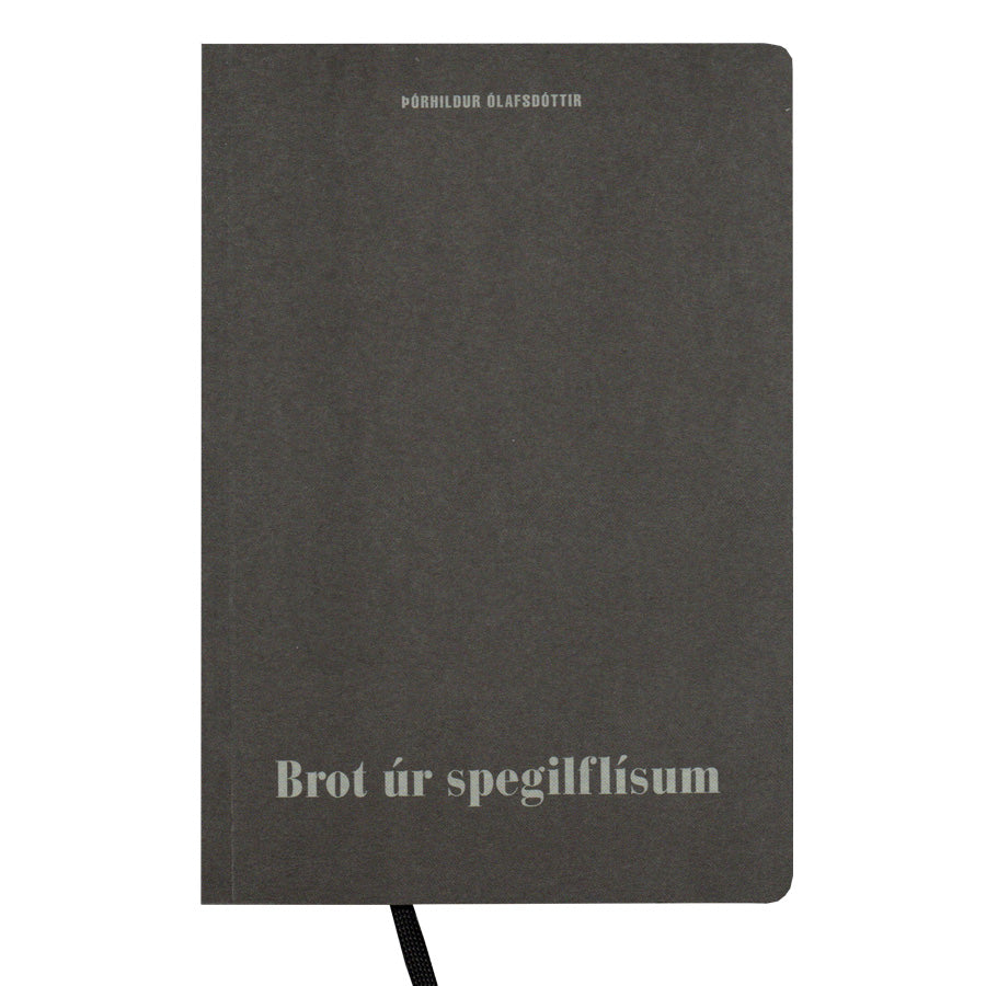 Brot úr spegilflísum eftir Þórhildi Ólafsdóttur